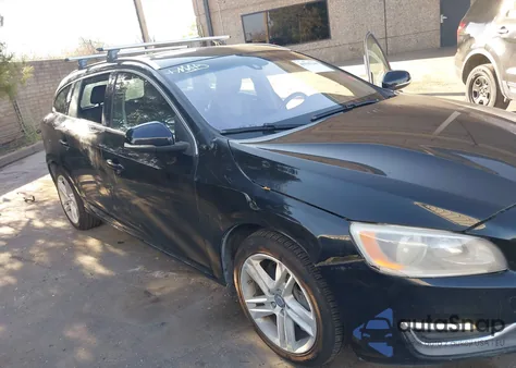 2015 Volvo V60 T5 Premier из США, поврежденный, VIN YV1612SB9F1201376